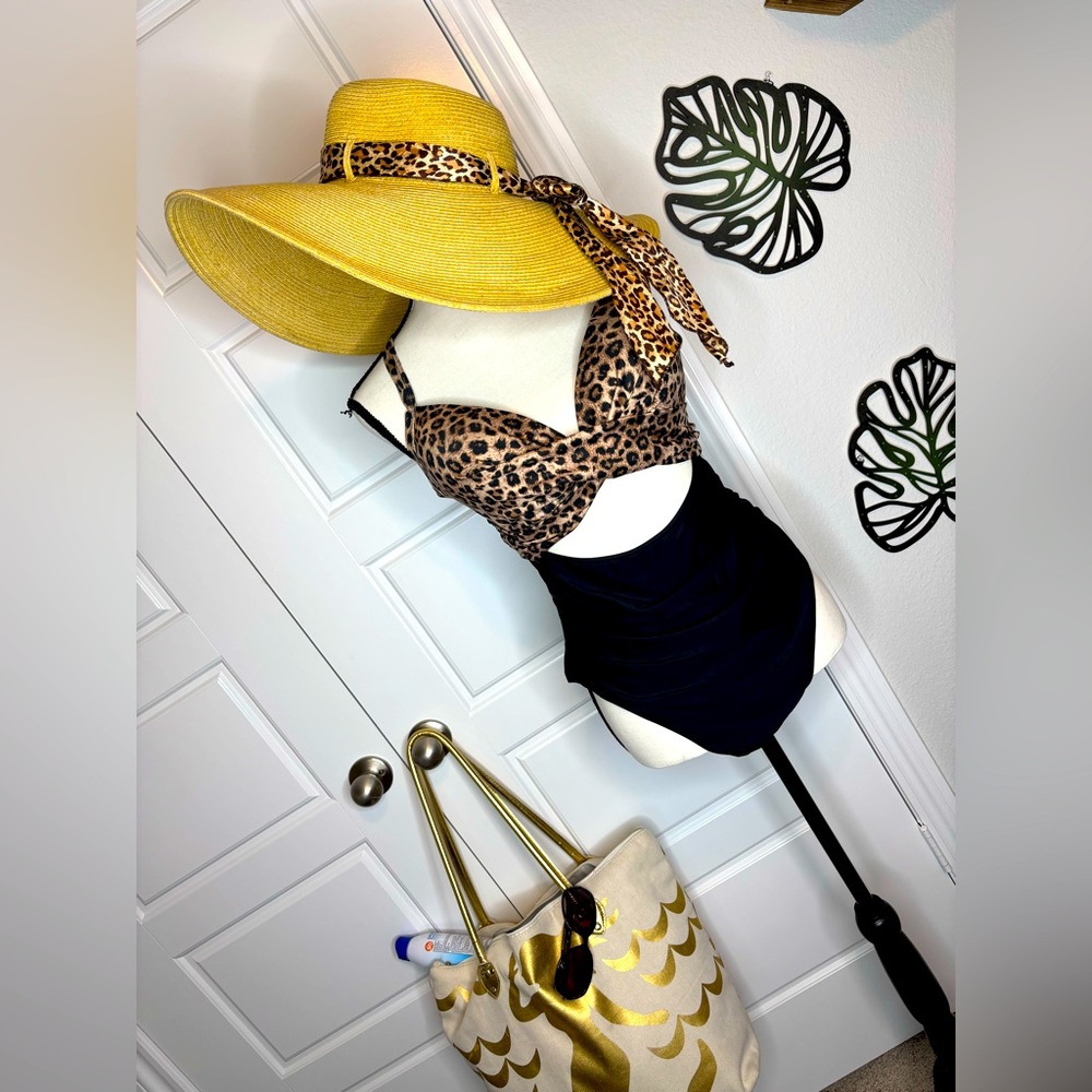 Super Cute Cutout One Piece Swimsuit with Tummy Control